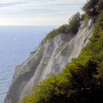 8589 Möns Klint